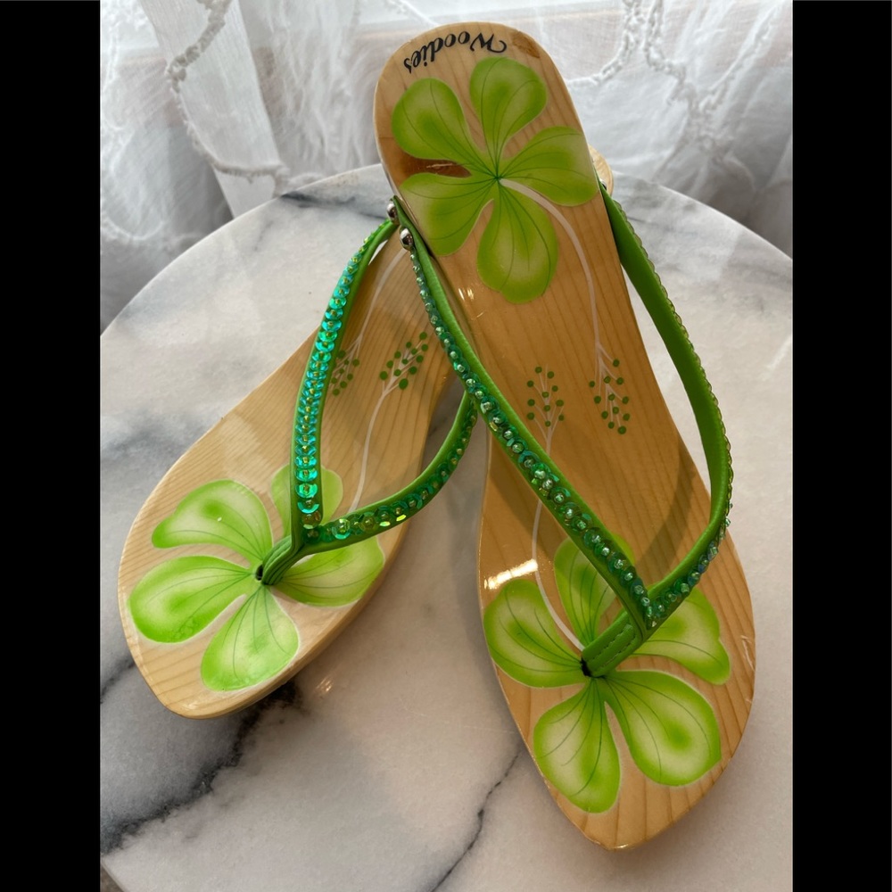 New Woodies Green Floral Wooden Heel Sandals Size 7